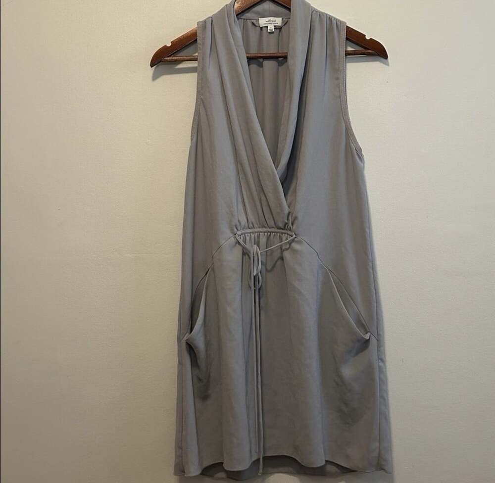 Aritzia Wilfred Sabine Dress Sleeveless Faux Wrap Size Medium Grey - Picture 4 of 6